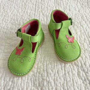 Kids shoes girl Size 5 (EU 21) Made in Spain orthopedic Leather.  New in box